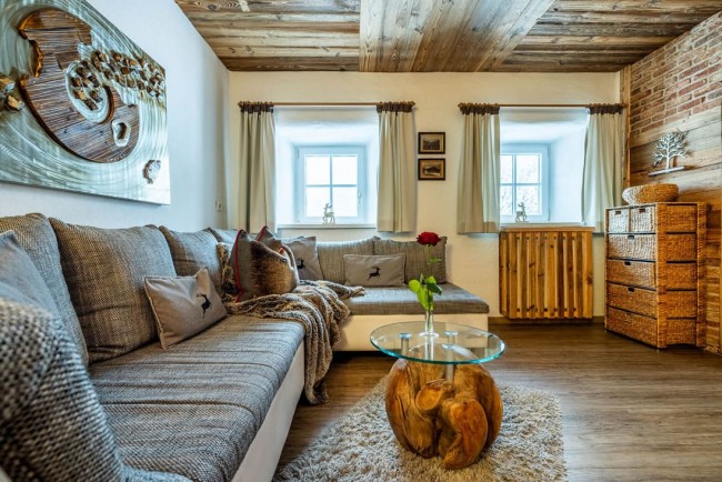 Wohnzimmer mit Couch