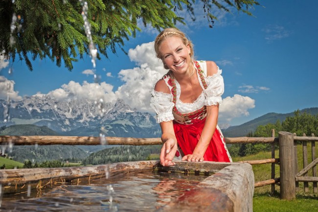 Dame in Tracht © Bernhard R. Moser Photography - TVB St.Martin